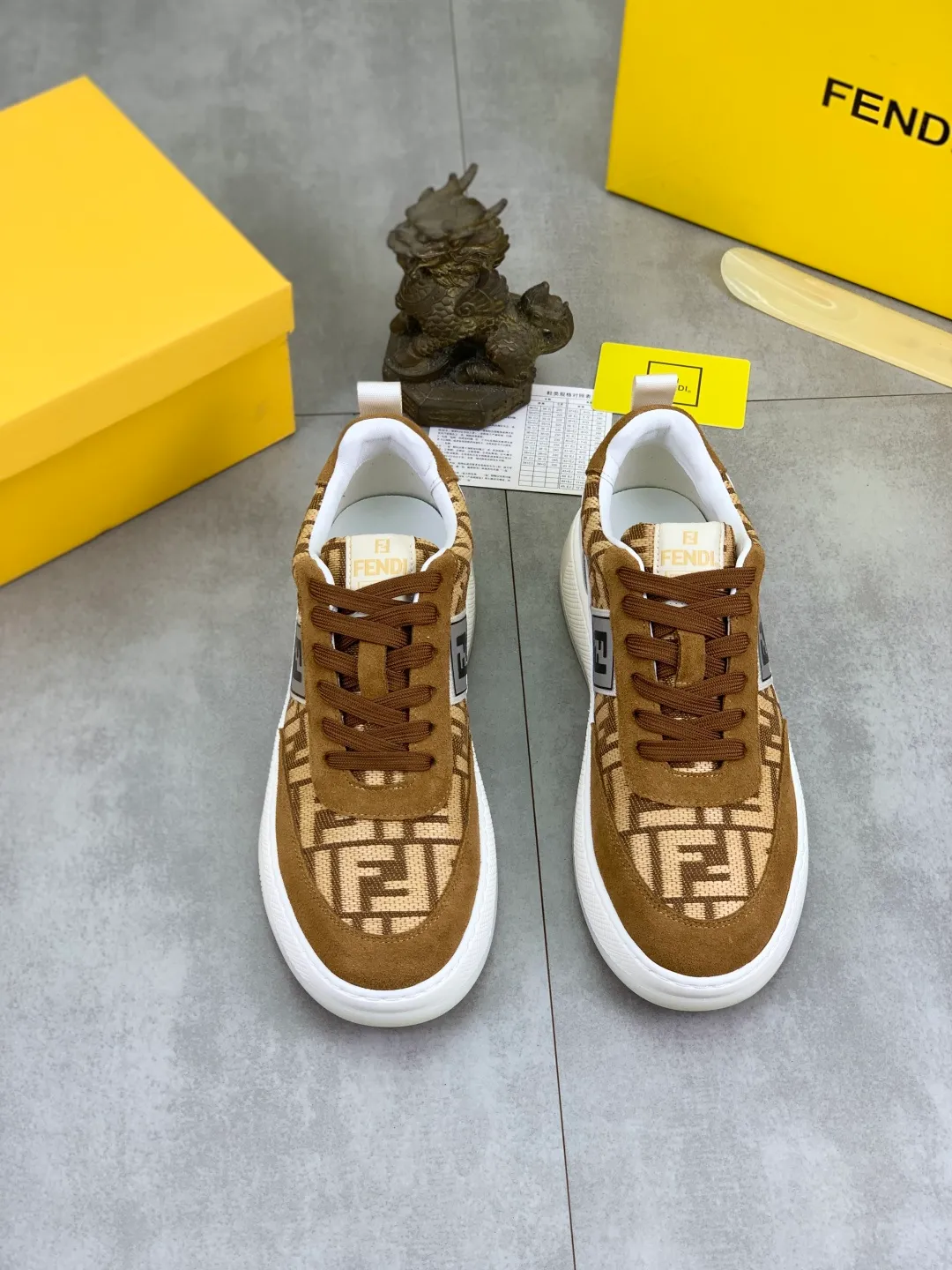​Men's shoes 💰P420💰[New style] Little Monster 🆘 New FENDI (Fendi) New style 🕶️🕶️Simple routing effect, showing an elegant and cool driving shoe 🎬Using imported calfskin + first-layer pigskin lining🐂Excellent material🎬Detailed workmanship 🤗Comfortable foot feel➰➰. ​Pair it with any outfit to show your taste and temperament, low-key luxury ♻️Design ​simple and elegant ​noble and fashionable 🍃​Very loved and favored by trendy men 💓❤️size: 38-44 (45 customized) 3️⃣colors available